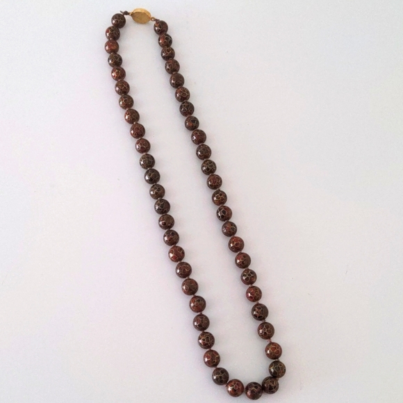 Beaded necklace - Picture 2 of 6